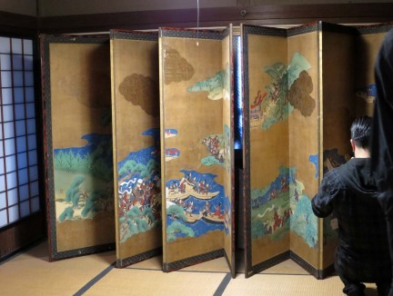 Beautiful folding screen painting of Heike monogatari.